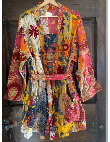 Kimono kantha vintage brodé 40 est présent 